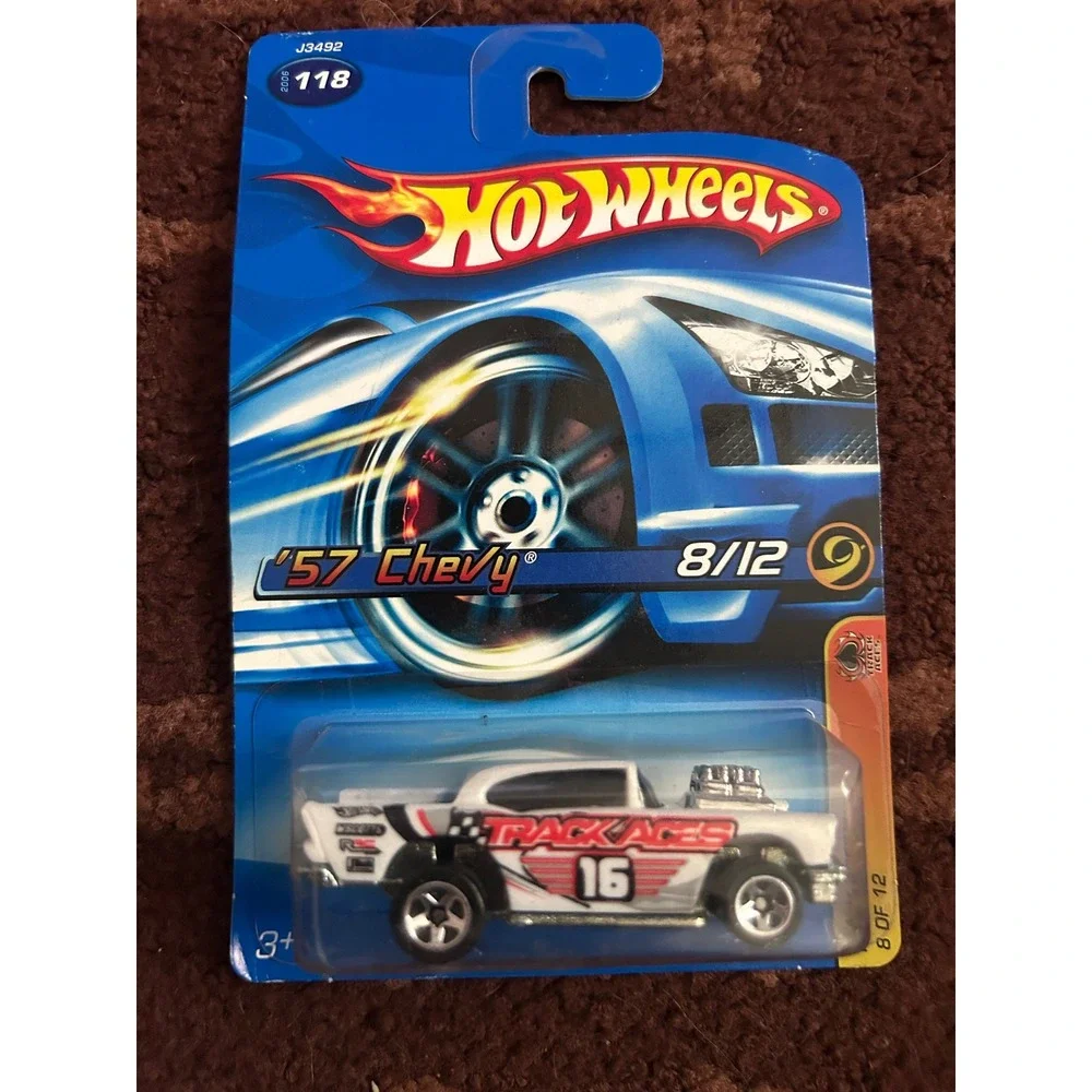 Hot Wheels 2006 Track Aces 57 Chevy White 118 8/12 J3492 Diecast Car NIP‎
